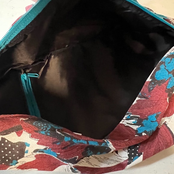 KAVU Rustic Fall Floral Leaves Classic Rope Sling Bag Backpack